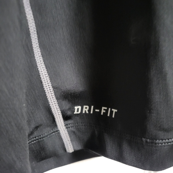 Nike Black and Gray Long Sleeve Dri-Fit Top Size XL - Picture 3 of 5